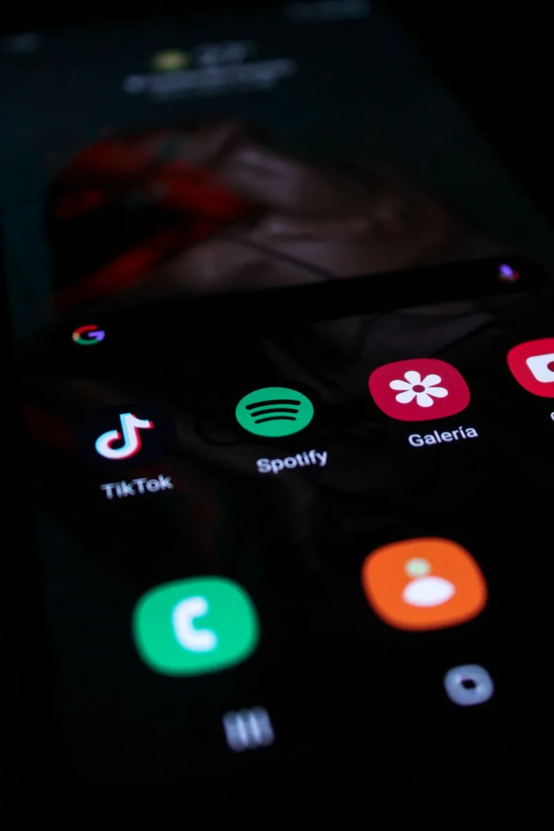 แอป TikTok บนหน้าจอมือถือที่ใช้ยิงแอดและติด Pixel